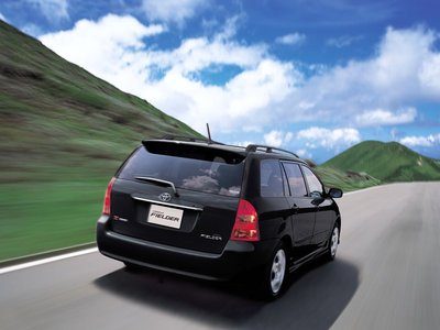 toyota_corolla_fielder_2.jpg